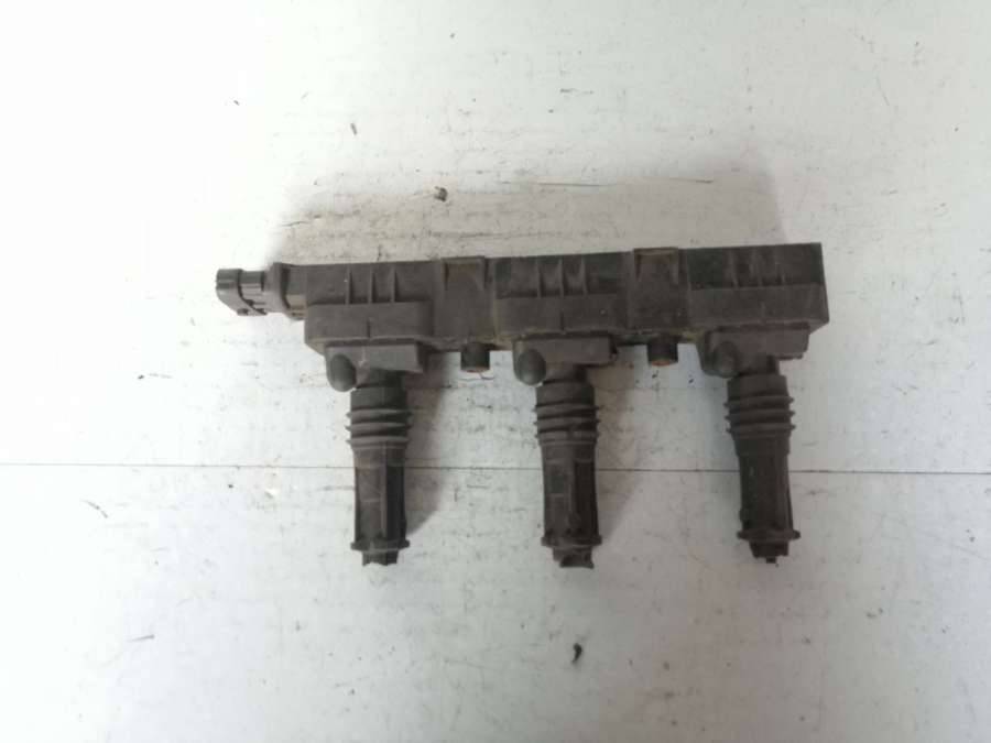 катушка зажигания Opel Agila 1 поколение (A) 2002, 1.2 л., бензин, хетчбэк 5 дв. - фото №1