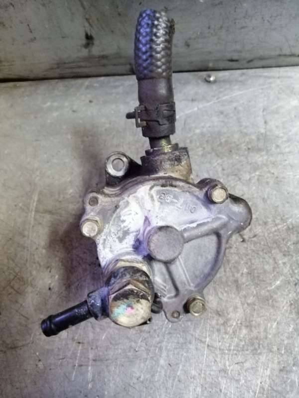 насос вакуумный Toyota Previa 2 поколение XR30 2004, 2.0 л., дизель, хетчбэк 5 дв. - фото №1