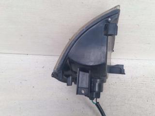 поворотник правый Nissan Primera P10 1995