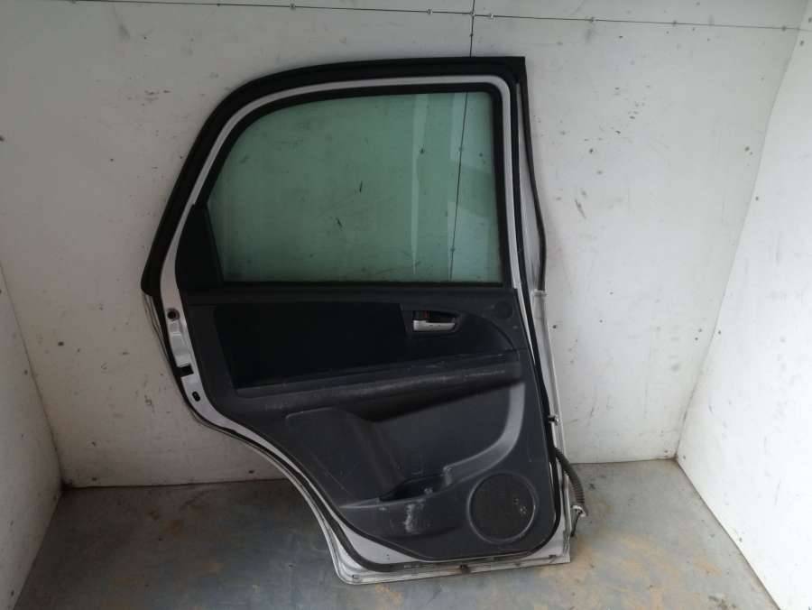 дверь задняя левая Fiat Sedici 1 поколение 2007, 1.3 л., дизель, хетчбэк 5 дв. - фото №1