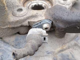 ступица передняя левая Volkswagen Touran 1 поколение 2006