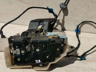 замок двери передней правой Volkswagen Golf 5 поколение 2005