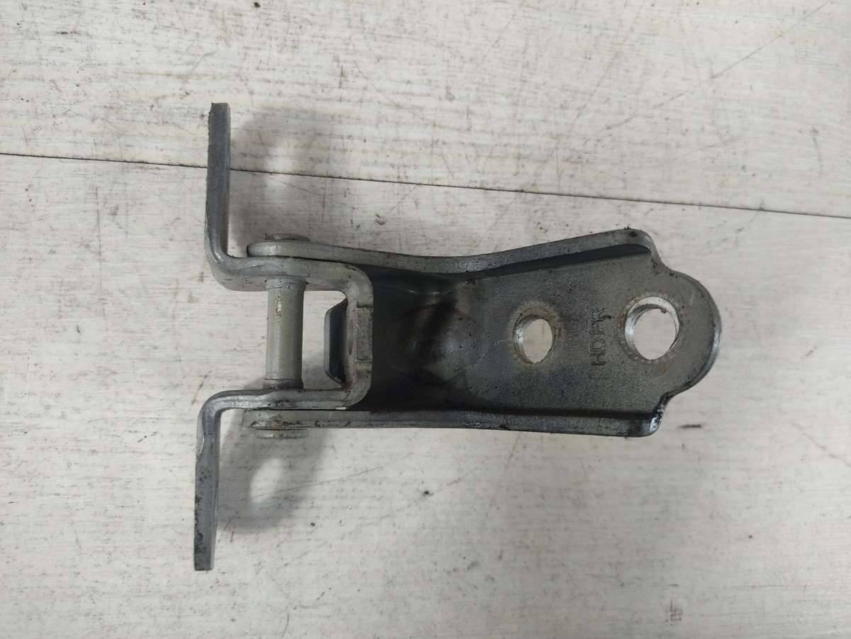 петля двери Hyundai ix35 1 поколение 2012 - фото №1