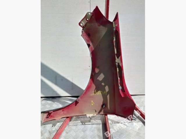 крыло переднее правое Skoda Roomster 1 поколение 2008 - фото №1