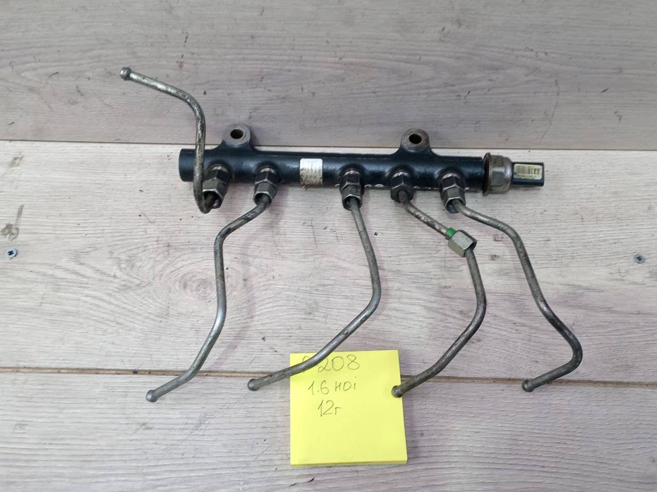 топливная рампа Peugeot 208 1 поколение 2012 - фото №1