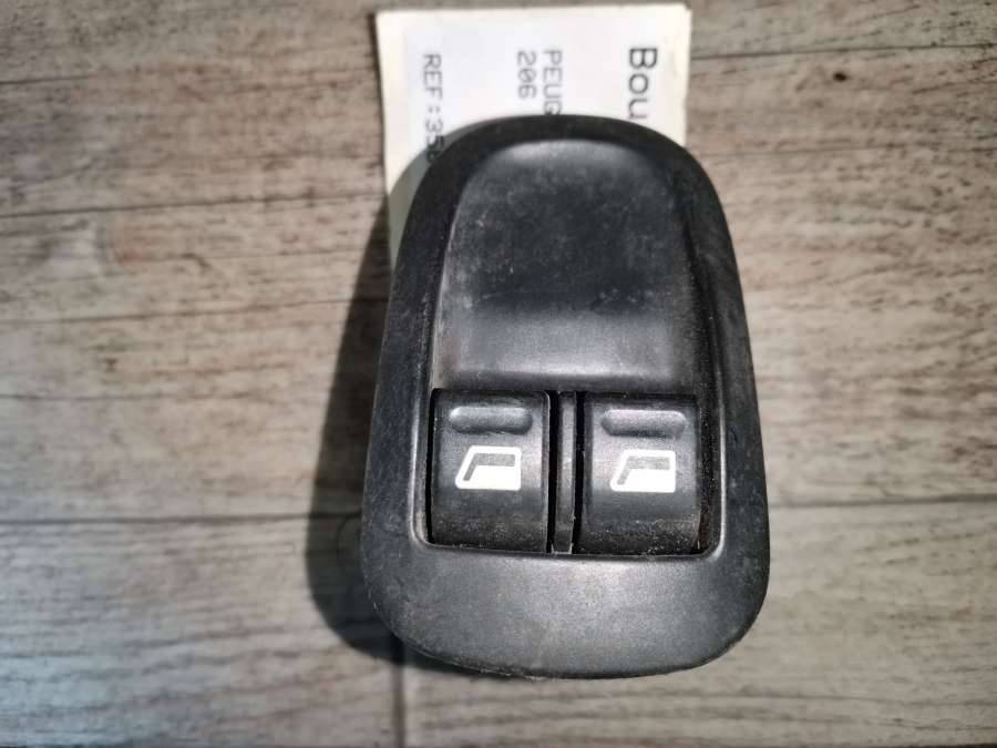 блок управления стеклоподъемниками Peugeot 206 1 поколение 2002, 2.0 л., i, бензин, хетчбэк 5 дв. - фото №1