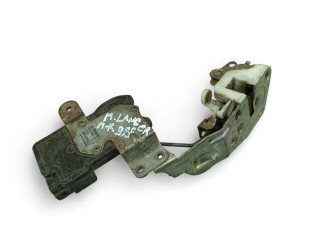 замок двери передней правой Mitsubishi Lancer 6 поколение 1998