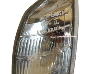 поворотник левый Nissan X-Trail T30 2004