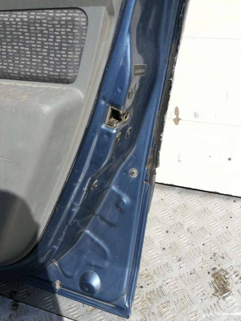 дверь передняя правая Renault Logan 1 поколение 2008 - фото №1