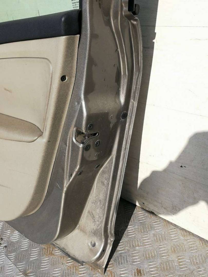 дверь передняя правая Renault Megane 3 поколение 2009 - фото №1