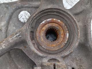 ступица передняя левая Volkswagen Golf 3 поколение 1995