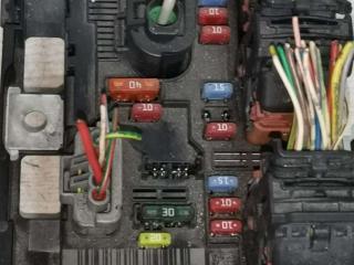 блок предохранителей Peugeot 307 1 поколение [рестайлинг] 2006