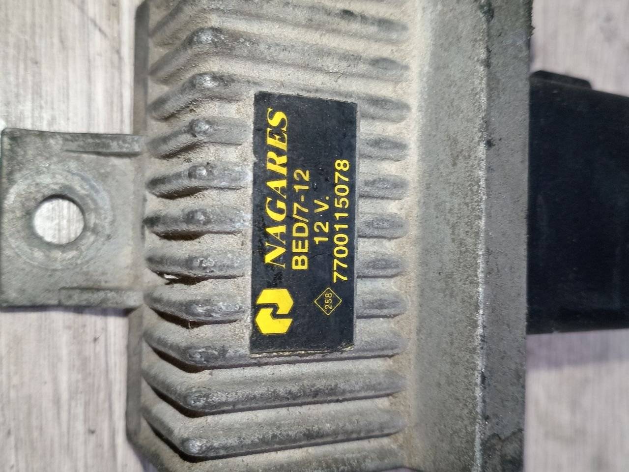 реле накала свечей Renault Master 2 поколение 2001, DCi, DCi - фото №1