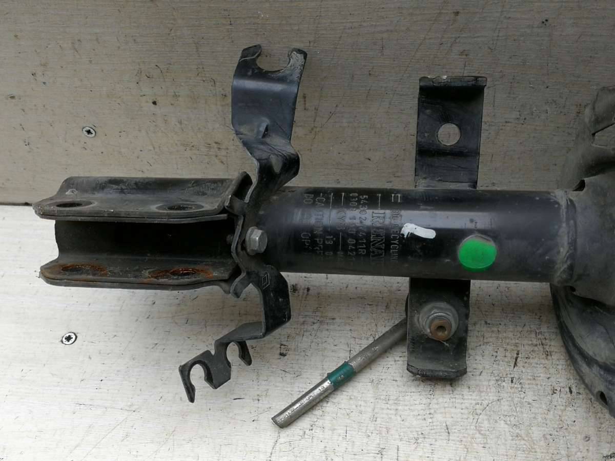 стойка передняя левая Renault Zoe 1 поколение 2013 - фото №1