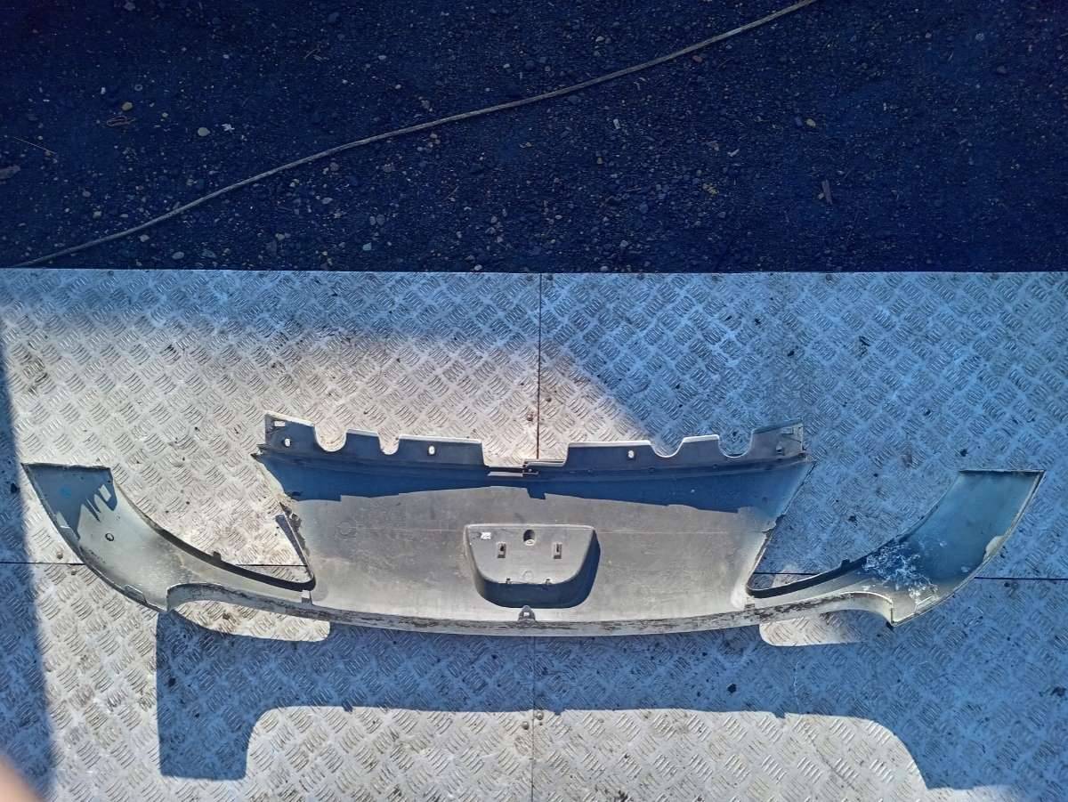 решетка радиатора Peugeot 1007 1 поколение 2008 - фото №1