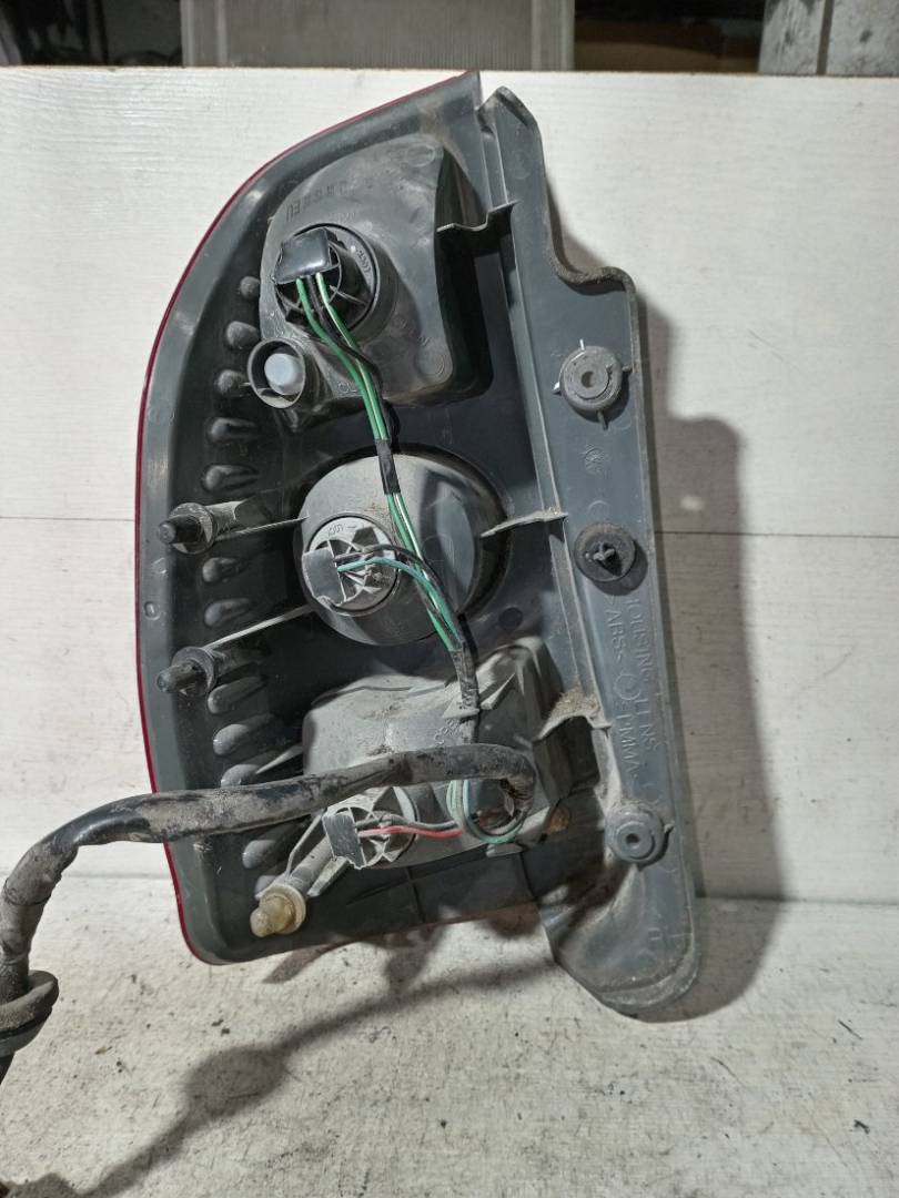 фонарь задний правый Mitsubishi Space Star 1 поколение 2002 - фото №1