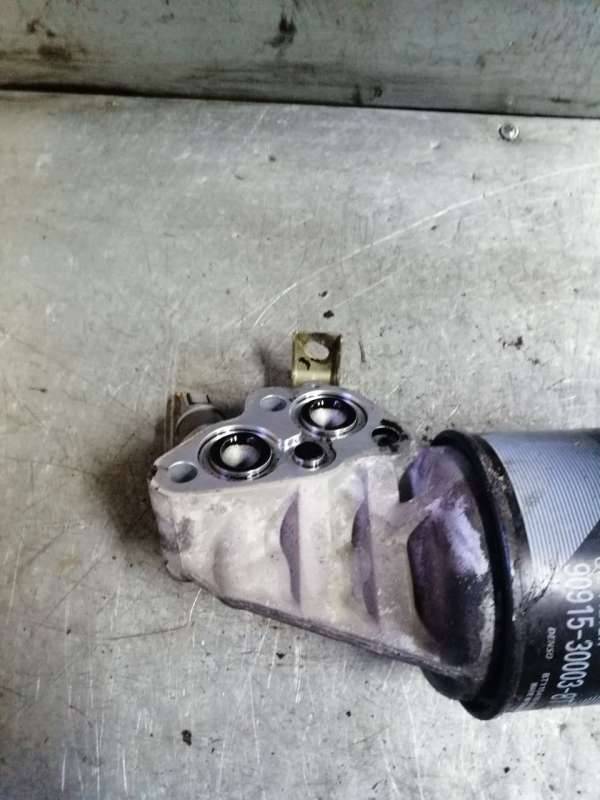 корпус масляного фильтра Toyota Previa 2 поколение XR30 2004, 2.0 л., дизель, хетчбэк 5 дв. - фото №1