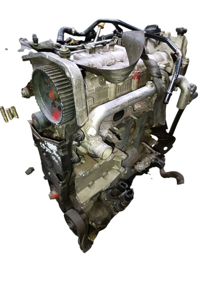 двигатель Fiat Stilo 1 поколение 2003, 1.9 л., дизель, 192A5000 - фото №1