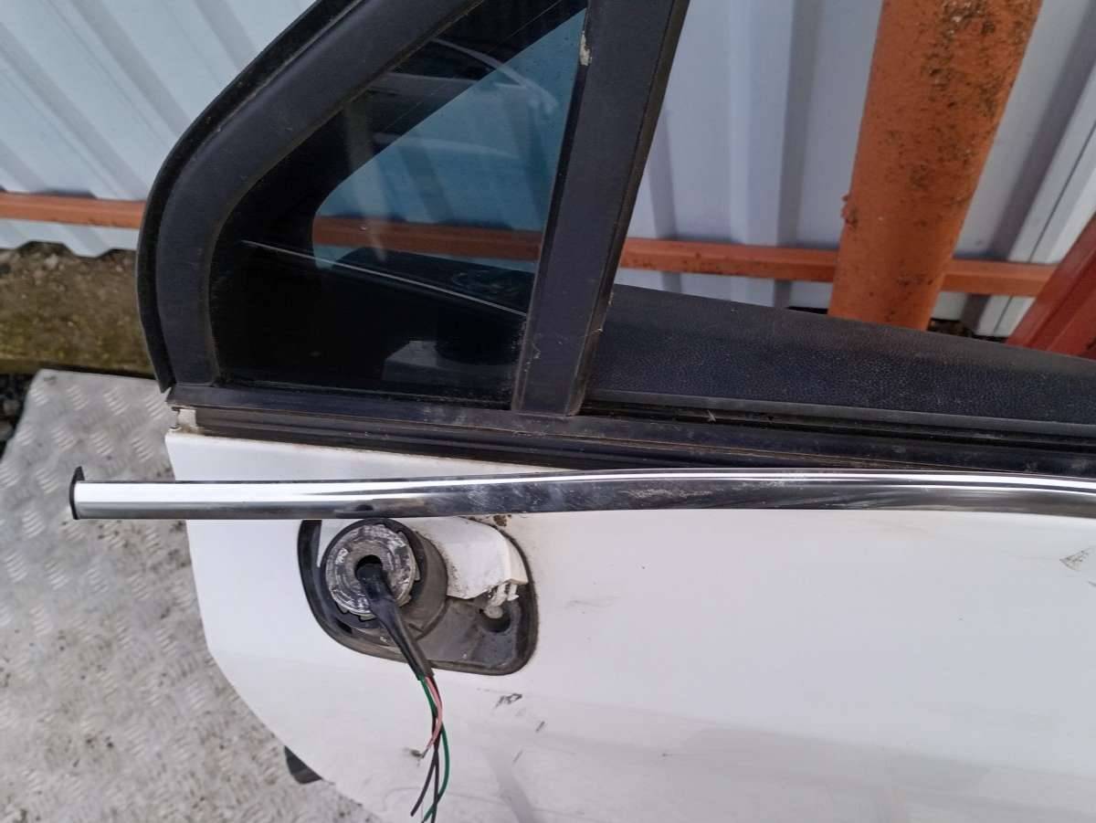 дверь передняя левая Chevrolet Orlando 1 поколение 2012 - фото №1