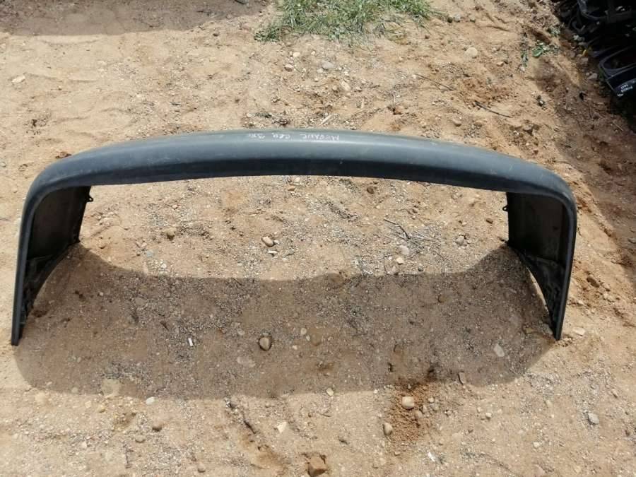 бампер задний Renault Megane 1 поколение 1995, 1.9 л., дизель, хетчбэк 5 дв. - фото №1