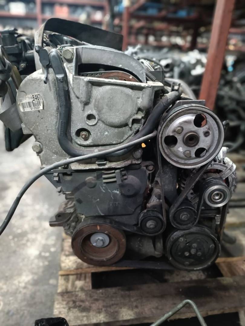 двигатель Renault Clio 2 поколение 1999, 1.4 л., бензин, K4JA712 - фото №1