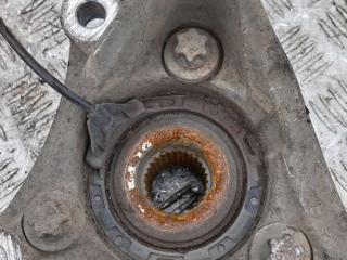 ступица передняя правая Opel Vectra C 2004