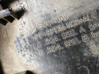 молдинг переднего левого крыла Volkswagen Touareg 1 поколение 2005