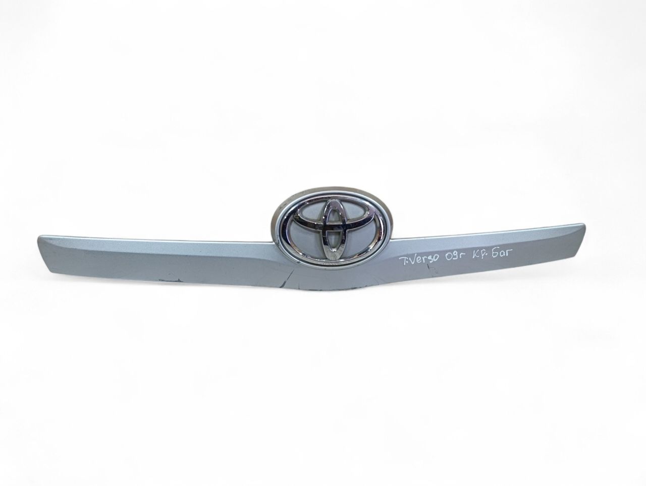 накладка подсветки номера Toyota Verso 1 поколение 2009 - фото №1