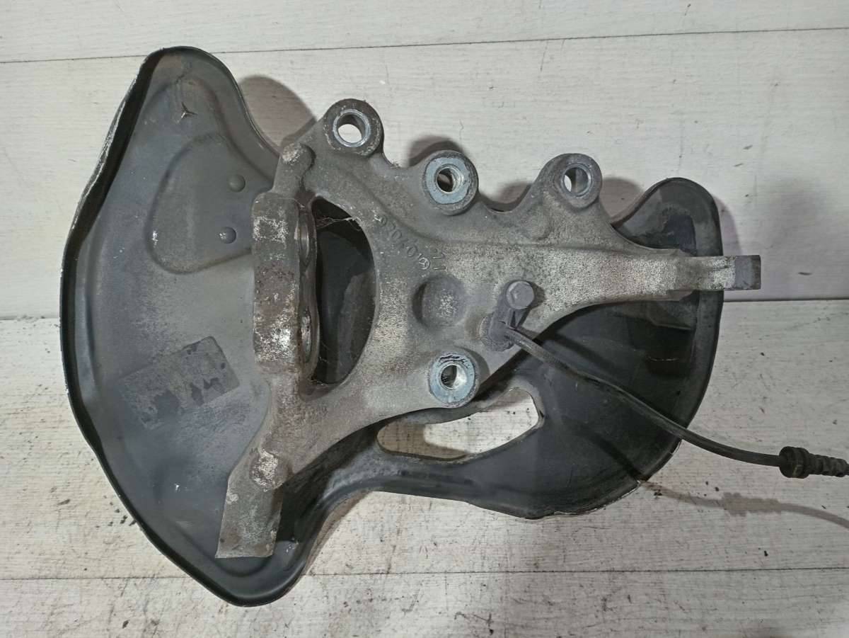 ступица передняя левая Mercedes-Benz SLK-Класс R172 2012 - фото №1