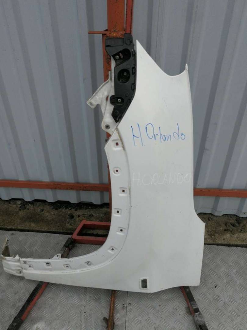 крыло переднее левое Chevrolet Orlando 1 поколение 2010 - фото №1