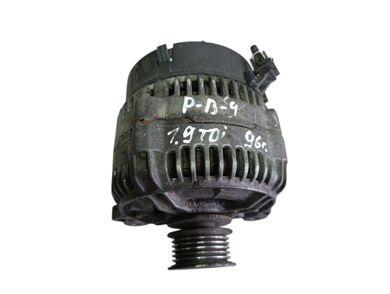 генератор Volkswagen Passat B4 1996, 1.9 л., дизель - фото №1