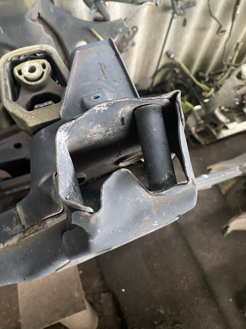 балка подвески передняя (подрамник) Mercedes-Benz A-Класс W169 2005, 1.6 л., хетчбэк 5 дв. - фото №1