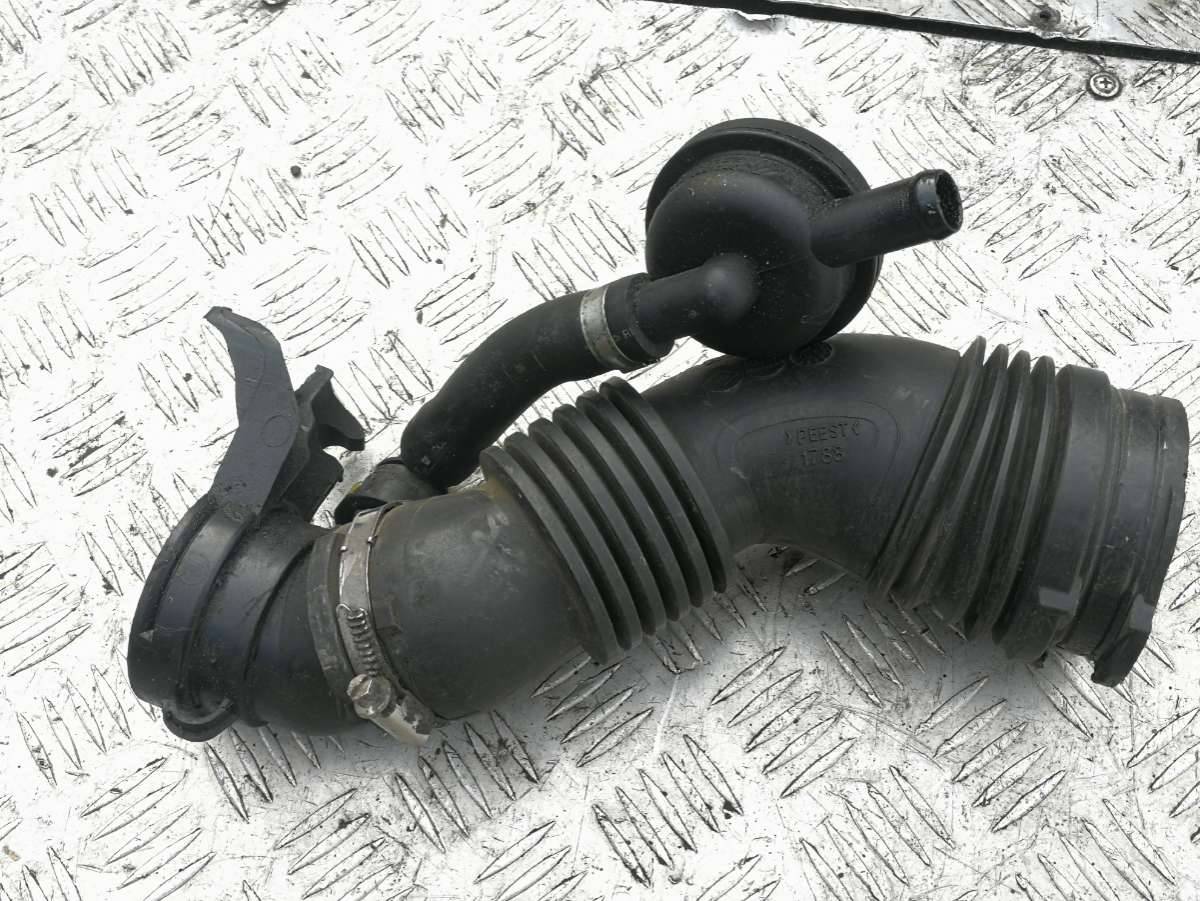 патрубок (трубопровод, шланг) Renault Megane 2 поколение 2006 - фото №1