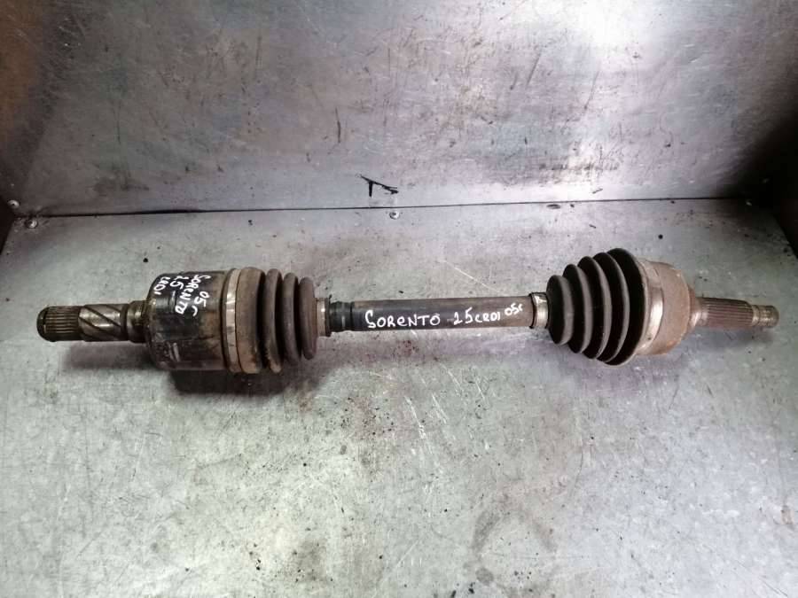 полуось передняя левая (приводной вал, ШРУС) Kia Sorento 1 поколение 2005, 2.5 л., дизель, хетчбэк 5 дв. - фото №1