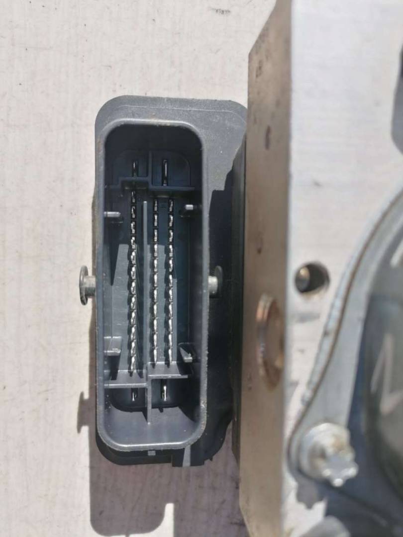 блок ABS Renault Zoe 1 поколение 2013 - фото №1