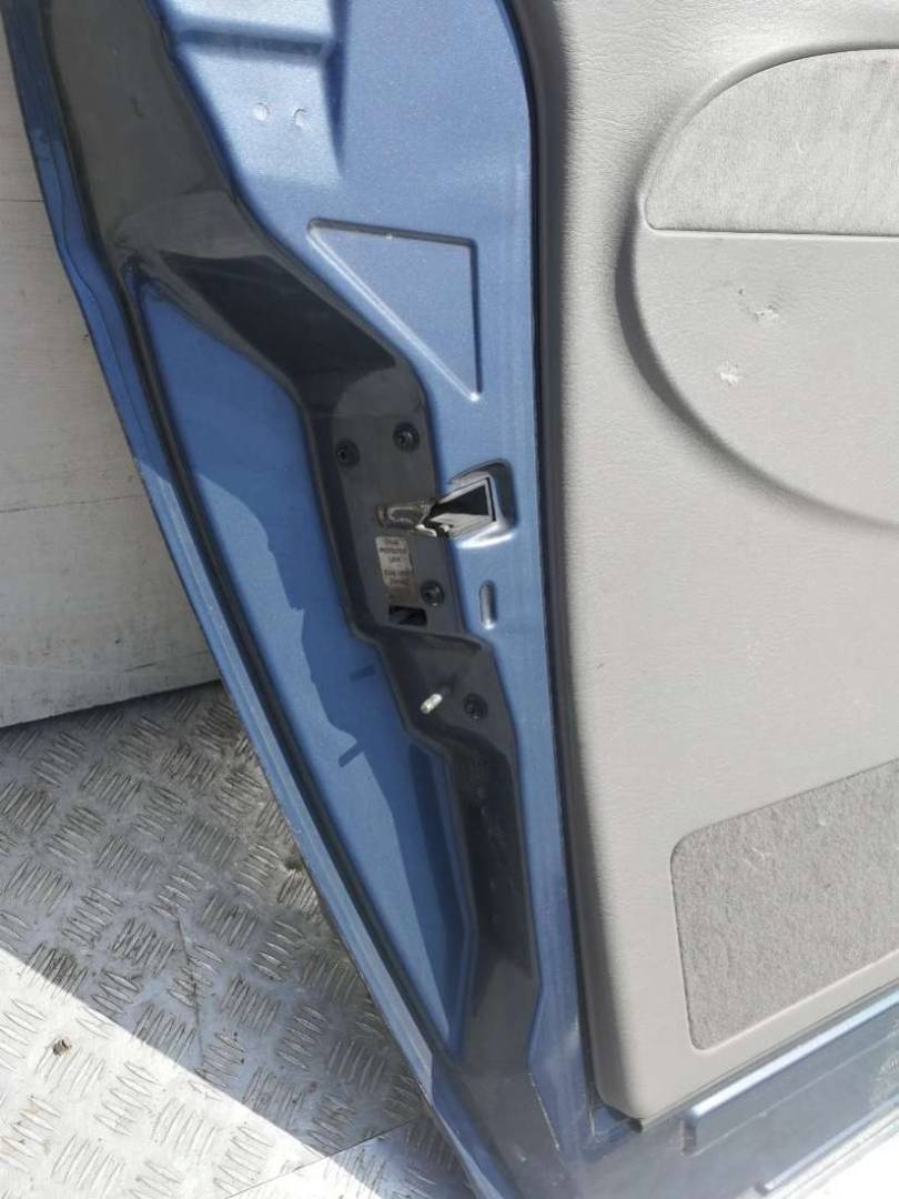 дверь сдвижная Chrysler Grand Voyager 4 поколение 2004 - фото №1