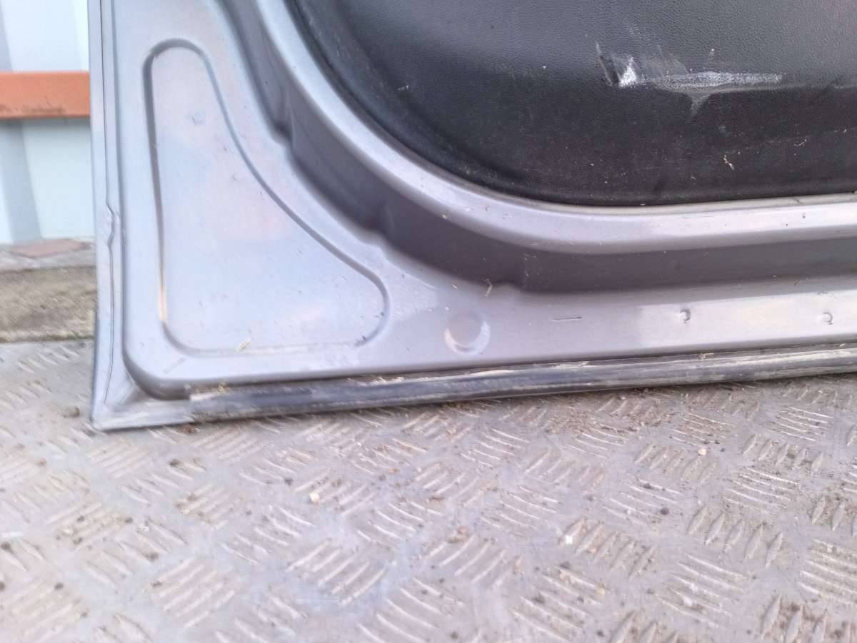 дверь передняя левая Lancia Delta 3 поколение 2010 - фото №1