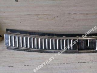 накладка внутренняя на заднюю панель кузова Volkswagen Touareg 2 поколение 2011