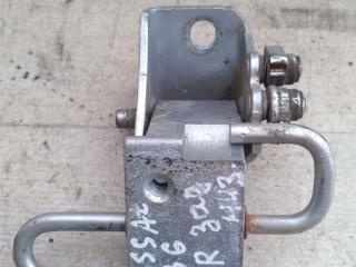 петля двери Volkswagen Passat B6 2005