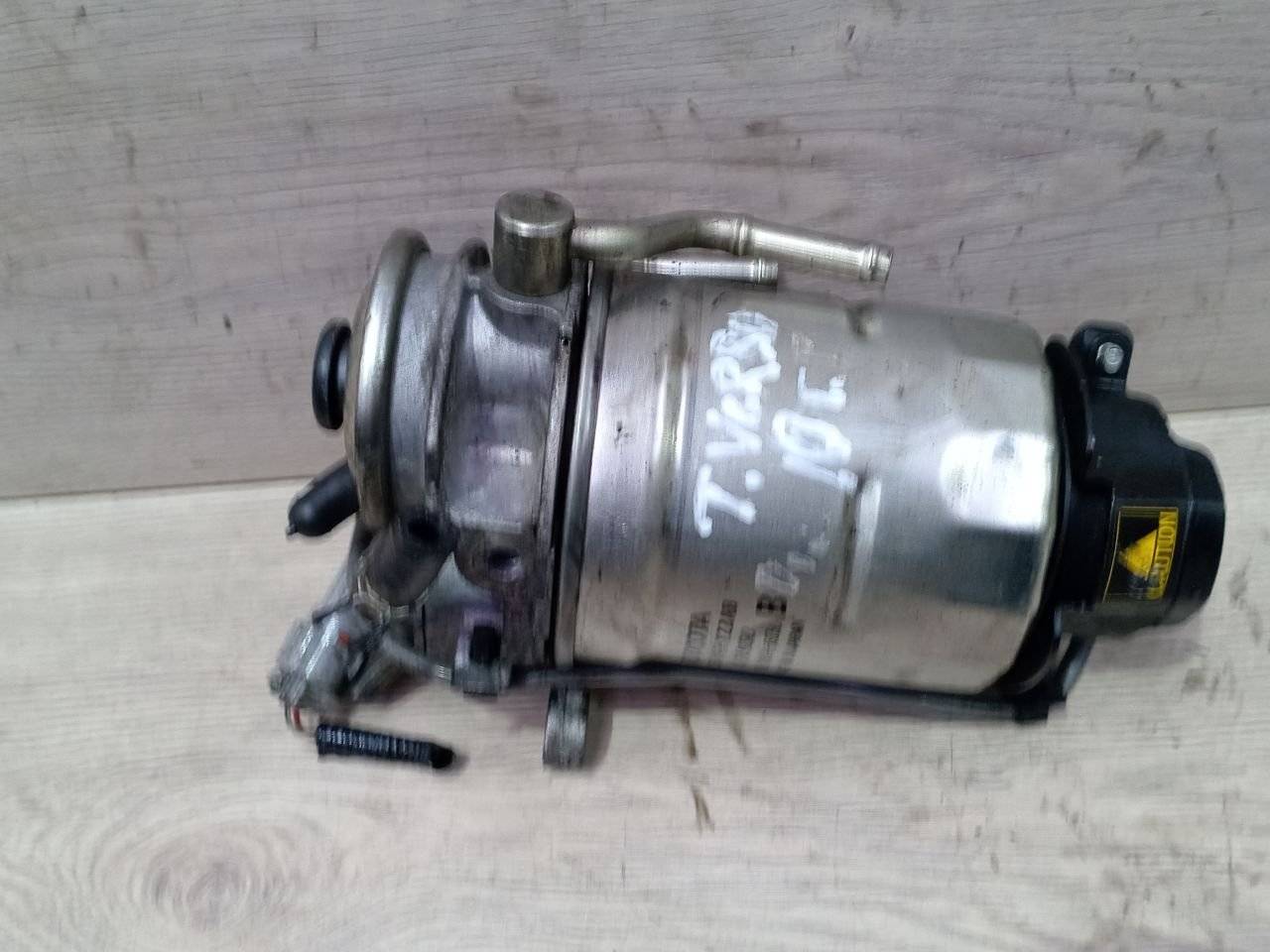 насос топливный ручной (подкачка) Toyota Verso 1 поколение 2010 - фото №1