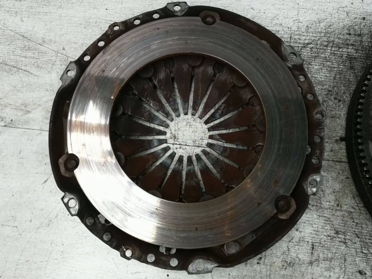 маховик Skoda Roomster 1 поколение 2008, 1.9 л., TDi, дизель - фото №1