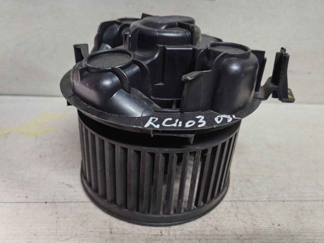 моторчик печки Renault Clio 3 поколение 2008 - фото №1