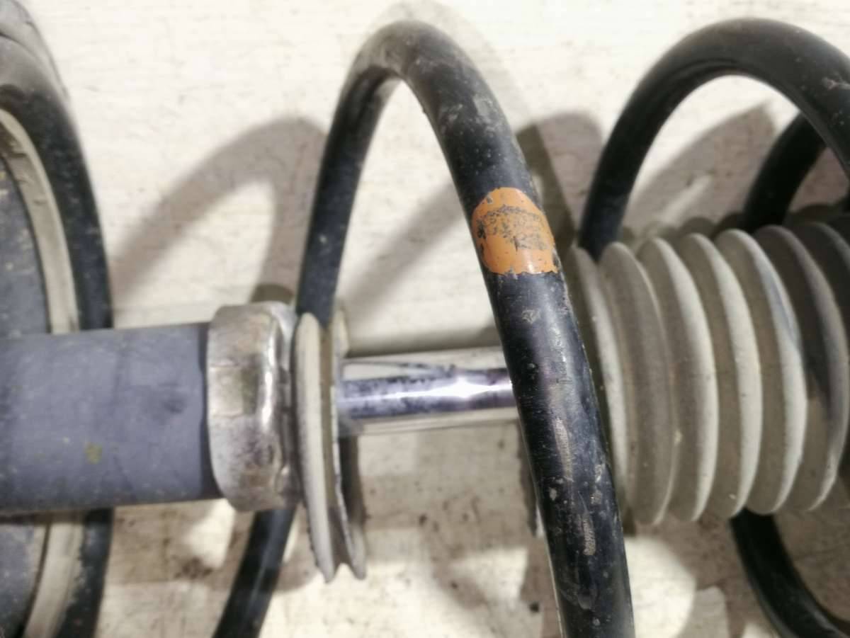 стойка передняя левая Toyota RAV4 2 поколение (XA20) 2003 - фото №1