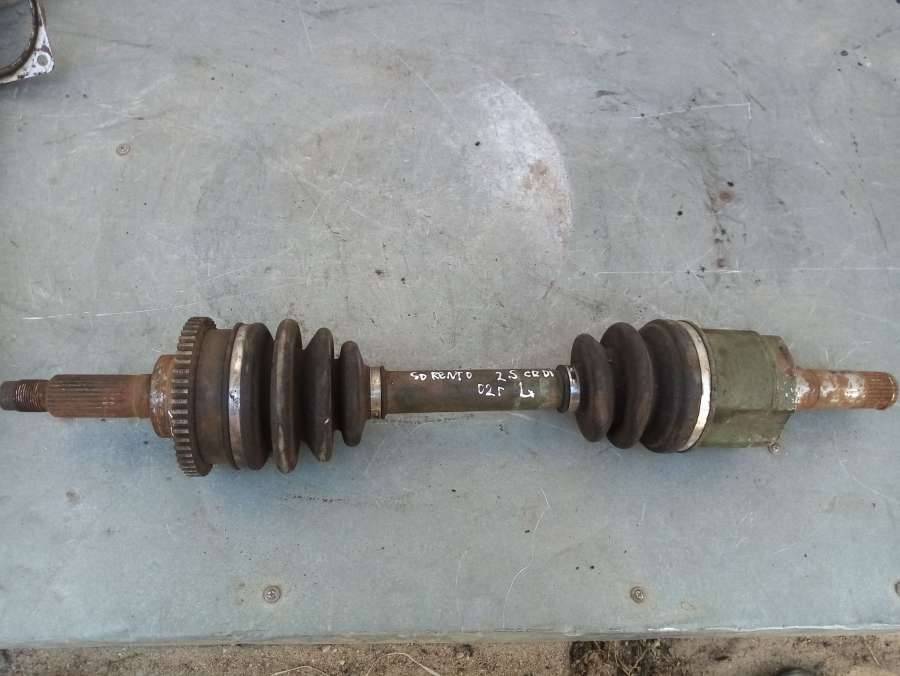 полуось передняя левая (приводной вал, ШРУС) Kia Sorento 1 поколение 2002, CRDi, CRDi, хетчбэк 5 дв. - фото №1