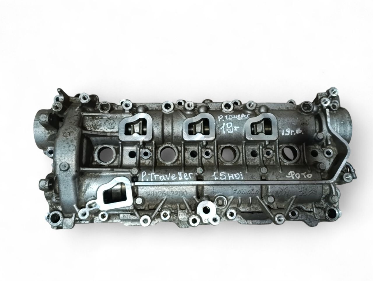 постель распредвала (бугель) Peugeot Traveller 1 поколение 2019, 1.5 л., дизель - фото №1