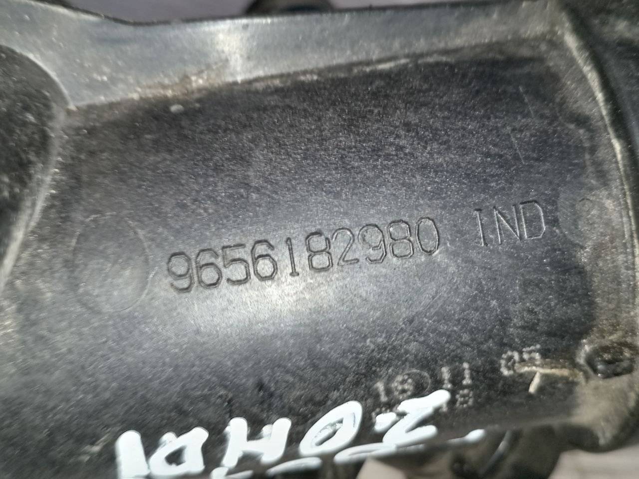 корпус термостата Peugeot 807 1 поколение 2005, 2.0 л., HDi, дизель - фото №1