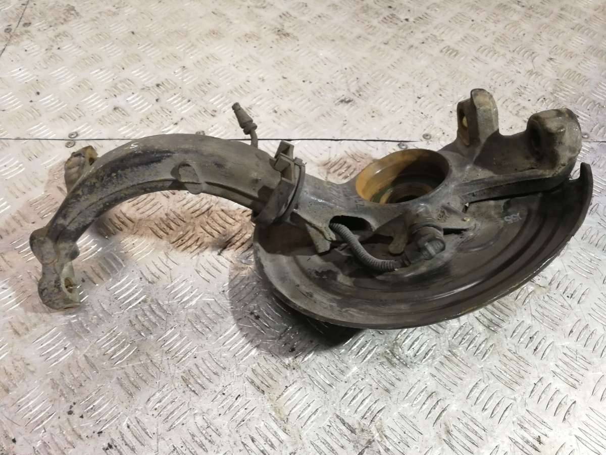 ступица передняя правая Volkswagen Passat B5 2000 - фото №1