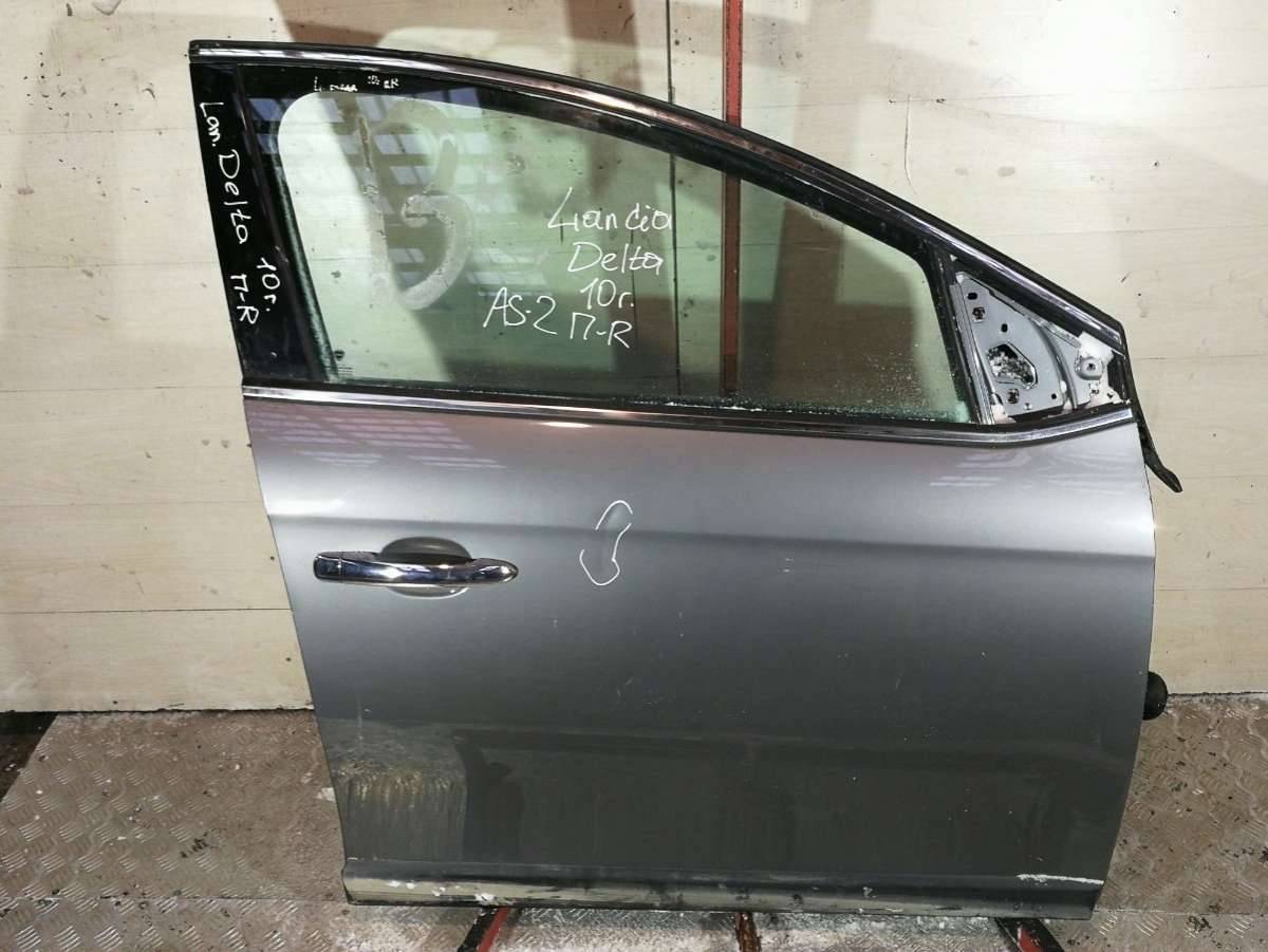 дверь передняя правая Lancia Delta 3 поколение 2010 - фото №1