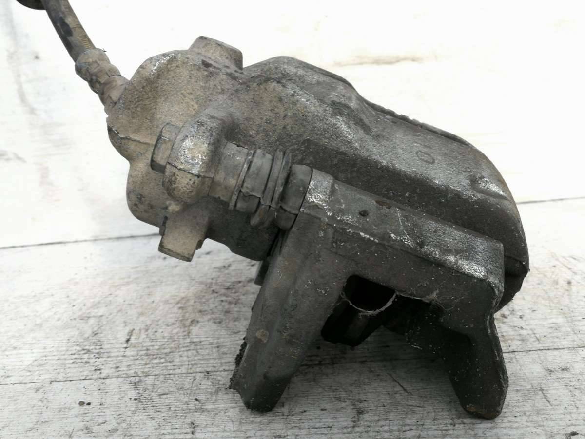 суппорт передний левый Renault Zoe 1 поколение 2016 - фото №1