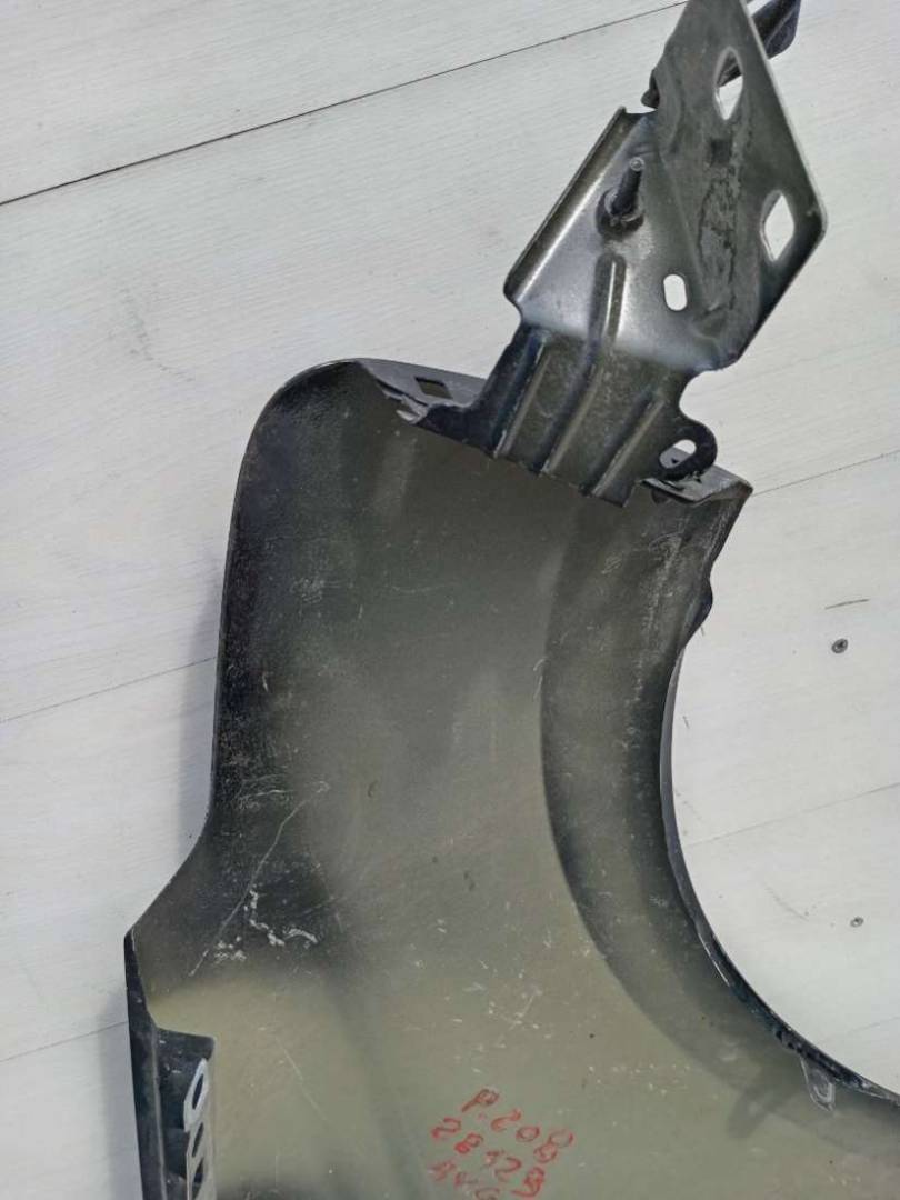 крыло переднее левое Peugeot 208 1 поколение 2015 - фото №1